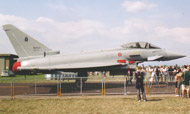 Vista laterale di un F-2000 "Typhoon"
