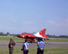 S-35 "Draken" austriaco sfila davanti alla folla. Questa immagine s'ingrandisce in una nuova finestra