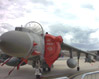 Vista frontale di un AV8 "Harrier" dotato di teli di protezione per le prese d'aria. Questa immagine s'ingrandisce in una nuova finestra