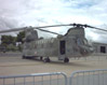Vista a tre quarti di un CH-47 "Chinook" dell'Esercito Italiano. Questa immagine s'ingrandisce in una nuova finestra