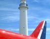 Hawk parcheggiato vicino ad un faro, © FreeFoto.com. Questa immagine s'ingrandisce in una nuova finestra