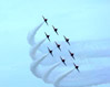 "Red Arrows" in avvicinamento frontale, © FreeFoto.com. Questa immagine s'ingrandisce in una nuova finestra